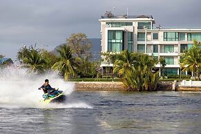 CASTLE BAYVIEW RESORT & SPA