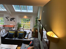Lovely Riverside Perthshire Flat - Sleeps 8