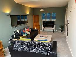 Lovely Riverside Perthshire Flat - Sleeps 8