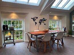 Lovely Riverside Perthshire Flat - Sleeps 8