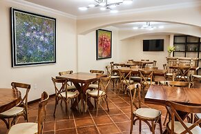 Hotel Paseo Santiago