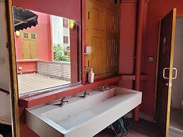 Wink @ Upper Cross Street - Hostel