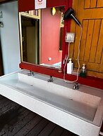 Wink @ Upper Cross Street - Hostel