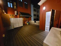 Wink @ Upper Cross Street - Hostel