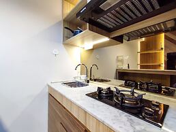 Fancy And Nice 1Br With Extra Room At Amartha View Apartment