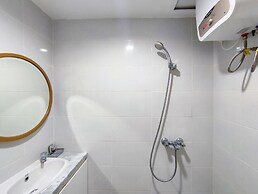 Fancy And Nice 1Br With Extra Room At Amartha View Apartment
