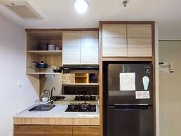 Fancy And Nice 1Br With Extra Room At Amartha View Apartment