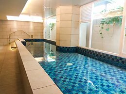 Cozy 1Br Apartment With Workspace At Mustika Golf Residence