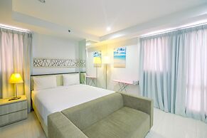 Tranquil Studio Azalea Apartment
