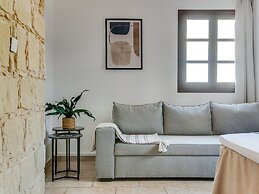 Spacious 7-bdr Villa With Pool & Sea View