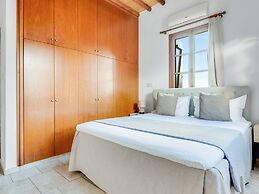 Spacious 7-bdr Villa With Pool & Sea View
