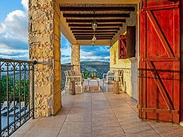Spacious 7-bdr Villa With Pool & Sea View