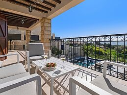 Spacious 7-bdr Villa With Pool & Sea View