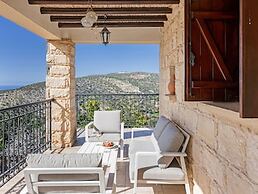 Spacious 7-bdr Villa With Pool & Sea View