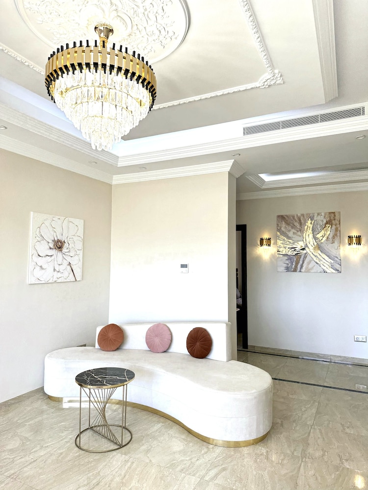 Lovely 3 Bedrooms Fully Equipped With Central Ac