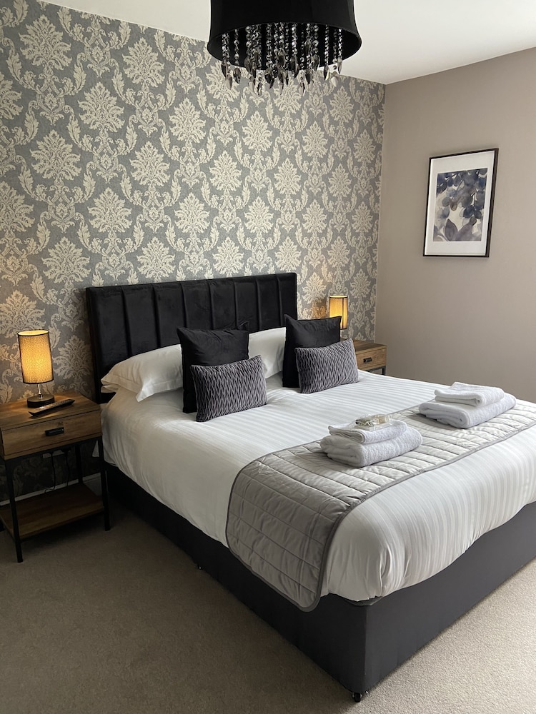 OYO Glyn Valley Hotel