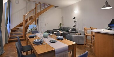 White Swan Boutique Apartments