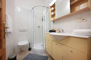 White Swan Boutique Apartments