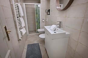 White Swan Boutique Apartments