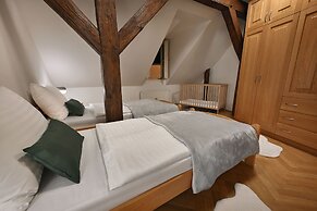 White Swan Boutique Apartments