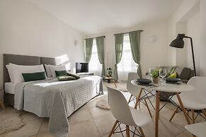 White Swan Boutique Apartments