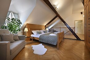 White Swan Boutique Apartments