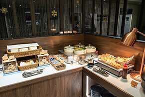 Autumn Willow Hotel