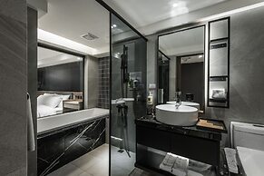 Autumn Willow Hotel