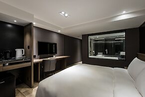 Autumn Willow Hotel