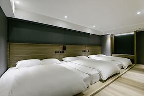 Autumn Willow Hotel