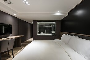Autumn Willow Hotel