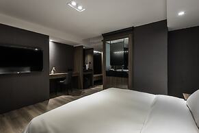 Autumn Willow Hotel