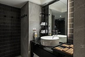 Autumn Willow Hotel