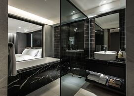 Autumn Willow Hotel