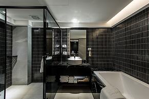 Autumn Willow Hotel