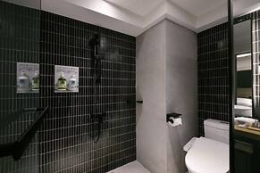 Autumn Willow Hotel