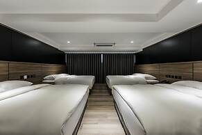 Autumn Willow Hotel