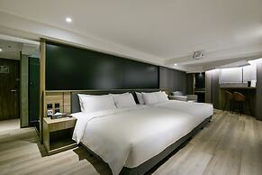 Autumn Willow Hotel