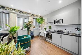 Luxury 1bed Studio Apt-city Centre-wifi-parking