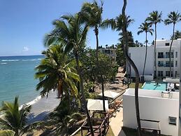 Outstanding 1 Bedroom Apartment Pool View B