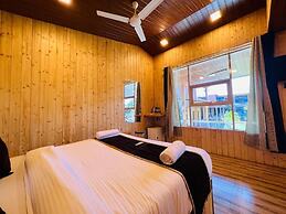 Arya Resort & Spa