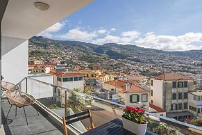 Duplex With sea and Mountain Views, Casa do Castelo