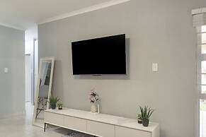 Kingston Estate 112 by HostAgents