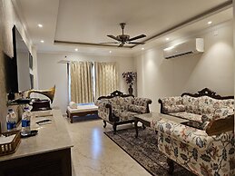 The creek boutique resort & spa