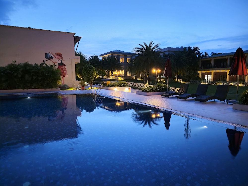 The creek boutique resort & spa
