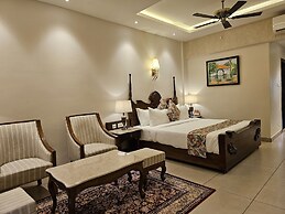 The creek boutique resort & spa