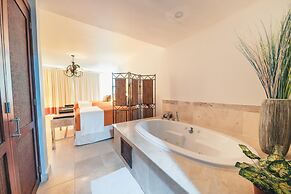 Sunny Beach View Apt at Punta Palmera CBB