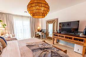 Sunny Beach View Apt at Punta Palmera CBB