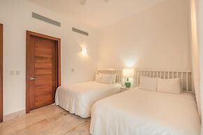 5 Guests 2 BR Jacuzzy Balcony Sublime