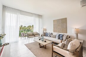 3br-penthouse w Jacuzzi Incl at Lake View